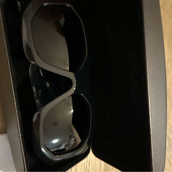 COPY - VERSACE VE4424U GB1 87 Black Dark Grey 56 mm Women\'s Sunglasses main image 4